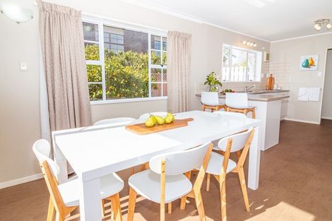 Photo of property in 1 Collier Place, Saint Johns Hill, Whanganui, 4501
