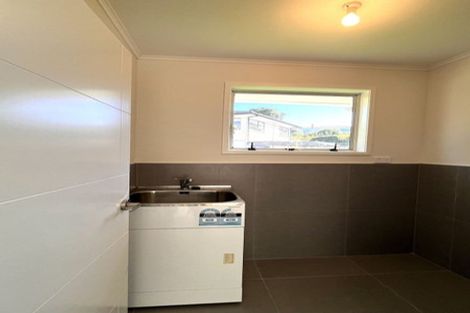 Photo of property in 15 Glenroy Place, Green Bay, Auckland, 0604