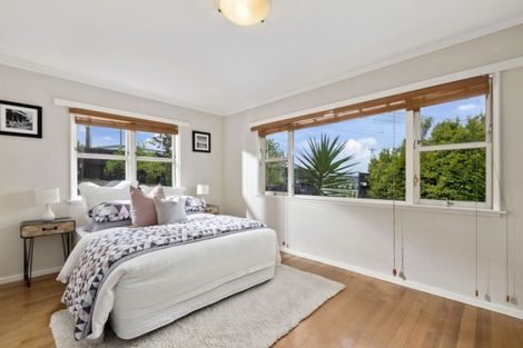 Photo of property in 1/4 Firth Road, Torbay, Auckland, 0630