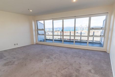Photo of property in Stadium Garden Flats, 412/107 Thorndon Quay, Pipitea, Wellington, 6011