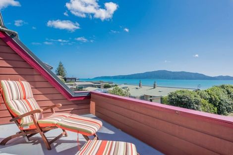 Photo of property in 115 Tutere Street, Waikanae Beach, Waikanae, 5036