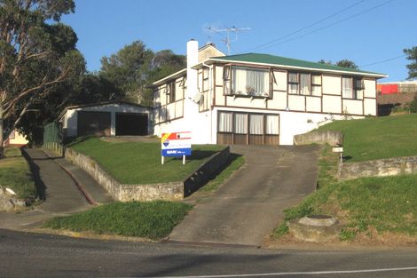 Photo of property in 1 Cornwall Crescent, Cannons Creek, Porirua, 5024