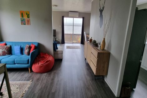 Photo of property in 17 Barbados Drive, Unsworth Heights, Auckland, 0632