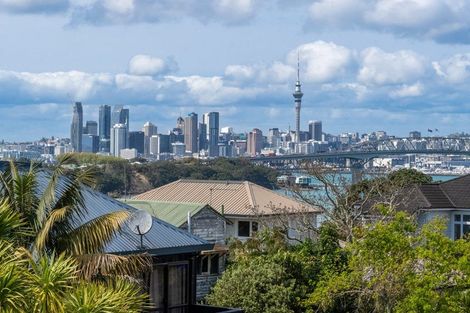 Photo of property in 35a Seaview Avenue, Northcote, Auckland, 0627