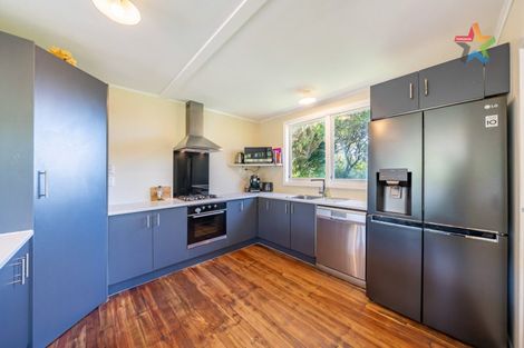 Photo of property in 64 Pekanga Road, Normandale, Lower Hutt, 5010