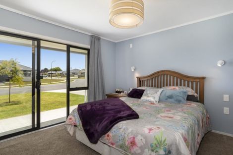 Photo of property in 28 Charlotte Drive, Omokoroa, 3114