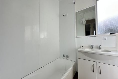 Photo of property in 33 Selak Place, Glen Eden, Auckland, 0602