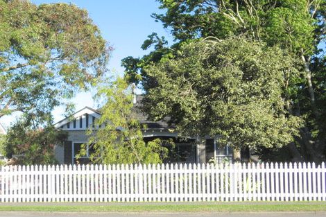 Photo of property in 33 De Lautour Road, Inner Kaiti, Gisborne, 4010