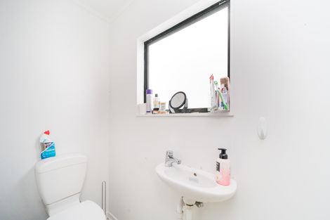 Photo of property in 32 Cambridge Street, Milson, Palmerston North, 4414