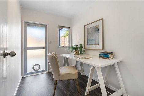 Photo of property in 13 Altair Place, Windsor Park, Auckland, 0632