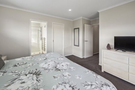 Photo of property in 5 Larches Lane, Kinloch, Taupo, 3377