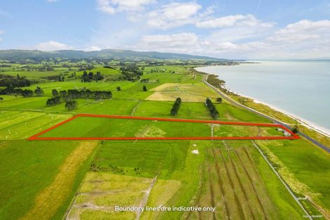 Photo of property in 587 East Coast Road, Kaiaua, Miranda, 2473
