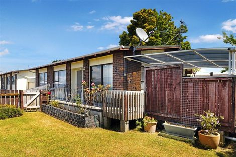 Photo of property in 3/86 Roberts Road, Te Atatu South, Auckland, 0610