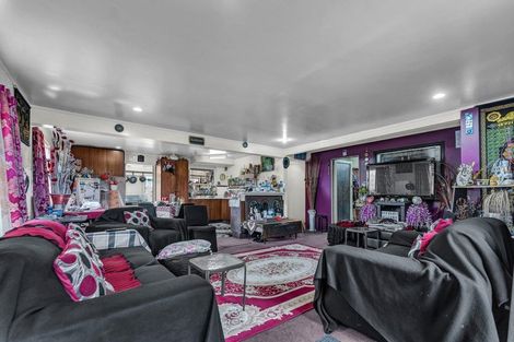 Photo of property in 31 Redwood Drive, Massey, Auckland, 0614