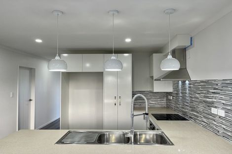 Photo of property in 65c Manuroa Road, Takanini, 2112