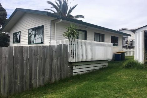 Photo of property in 3199 Great North Road, New Lynn, Auckland, 0600