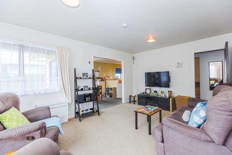 Photo of property in 8 Karyn Street, Castlecliff, Whanganui, 4501