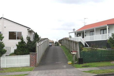 Photo of property in 17 Hassan Drive, Massey, Auckland, 0614