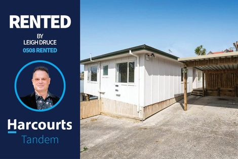 Photo of property in 2/44 Lysander Crescent, Beach Haven, Auckland, 0626