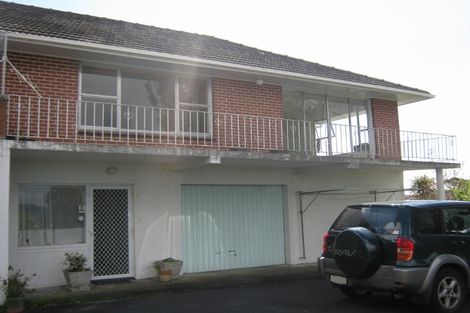 Photo of property in 2/46 Gill Avenue, Te Atatu Peninsula, Auckland, 0610