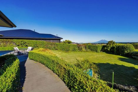 Photo of property in 3 Larlin Heights, Hawera, 4675