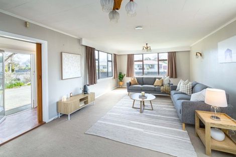 Photo of property in 14 Armstrong Avenue, Carterton, 5713