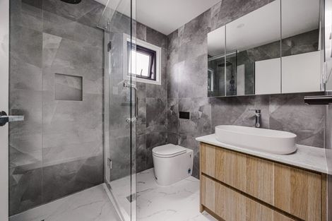 Photo of property in 10 Kaaramuramu Lane, Mangere Bridge, Auckland, 2022