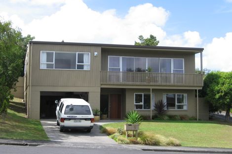 Photo of property in 9 Christensen Place, Forrest Hill, Auckland, 0620