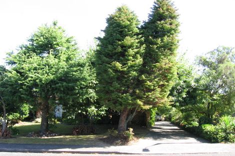 Photo of property in 42 Cockayne Crescent, Sunnynook, Auckland, 0620