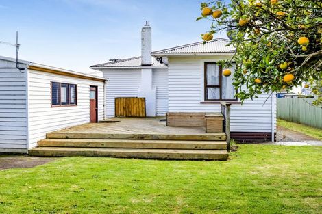 Photo of property in 14 Karaka Street, Merrilands, New Plymouth, 4312