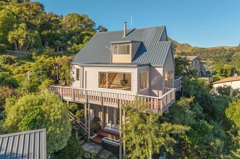 Photo of property in 10 Selwyn Parade, Lyttelton, 8082