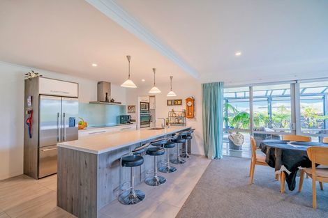 Photo of property in 20 Roseberry Place, Whitianga, 3510