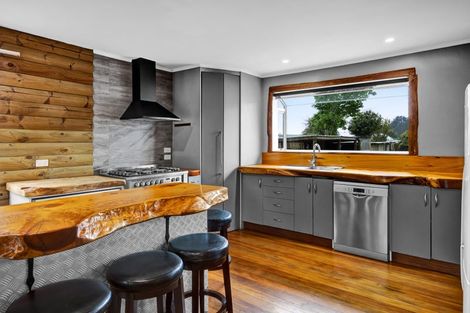 Photo of property in 43 Maire Street, Inglewood, 4330