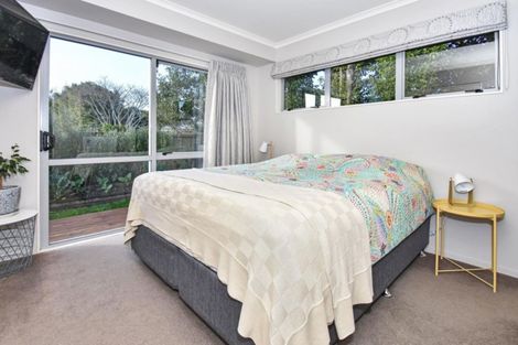 Photo of property in 9a Crispe Road, Clarks Beach, 2122