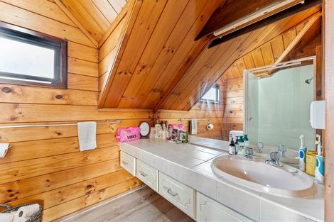 Photo of property in 804 Whangaparaoa Road, Manly, Whangaparaoa, 0930