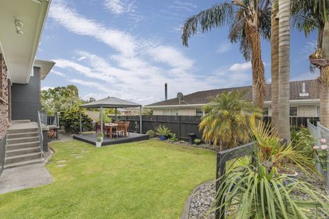 Photo of property in 3 Alf Walker Place, Papakura, 2110