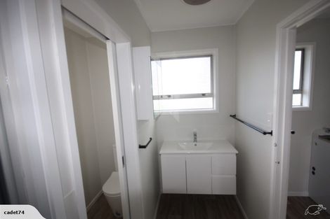 Photo of property in 64a Clayburn Road, Glen Eden, Auckland, 0602