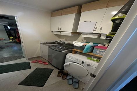 Photo of property in 165a Carlisle Road, Northcross, Auckland, 0632