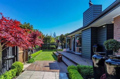 Photo of property in 2 Guinness Crescent, Ilam, Christchurch, 8041