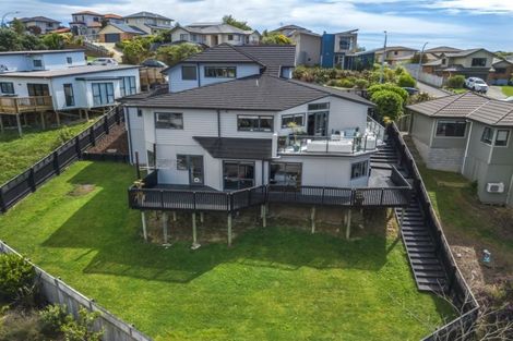 Photo of property in 13 Endeavour Drive, Whitby, Porirua, 5024