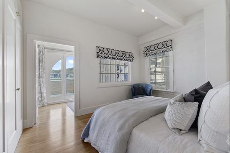 Photo of property in Inverleith Apartments, 3/306 Oriental Parade, Oriental Bay, Wellington, 6011