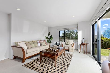 Photo of property in 6a Tobago Place, Sunnynook, Auckland, 0620