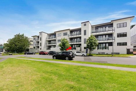 Photo of property in 7/130 Stancombe Road, Flat Bush, Auckland, 2016