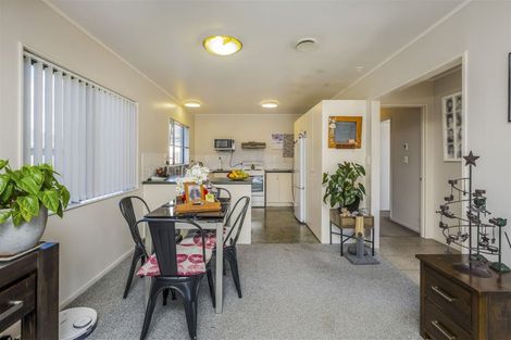 Photo of property in 17a Fernaig Street, Papakura, 2110