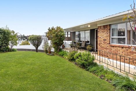 Photo of property in 3/1 Bodi Place, Te Atatu South, Auckland, 0610