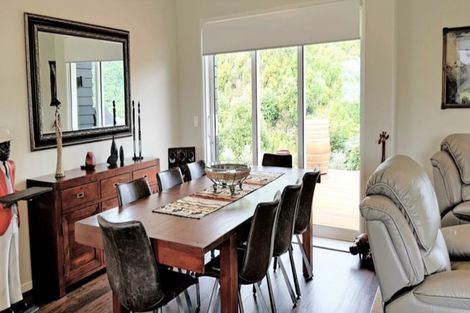 Photo of property in 1 Peregrine Place, Kinloch, Taupo, 3377