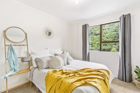 Photo of property in 72a Newlands Road, Newlands, Wellington, 6037