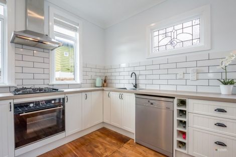 Photo of property in 156 Kings Crescent, Hutt Central, Lower Hutt, 5010