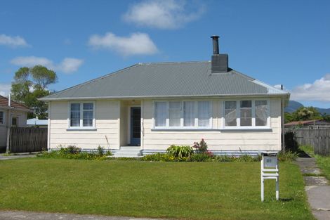 Photo of property in 21 Colvin Street, Westport, 7825