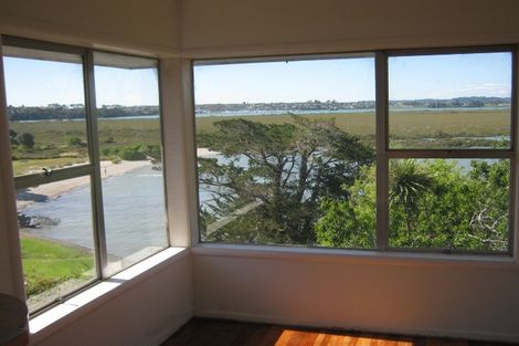Photo of property in 2/46 Gill Avenue, Te Atatu Peninsula, Auckland, 0610